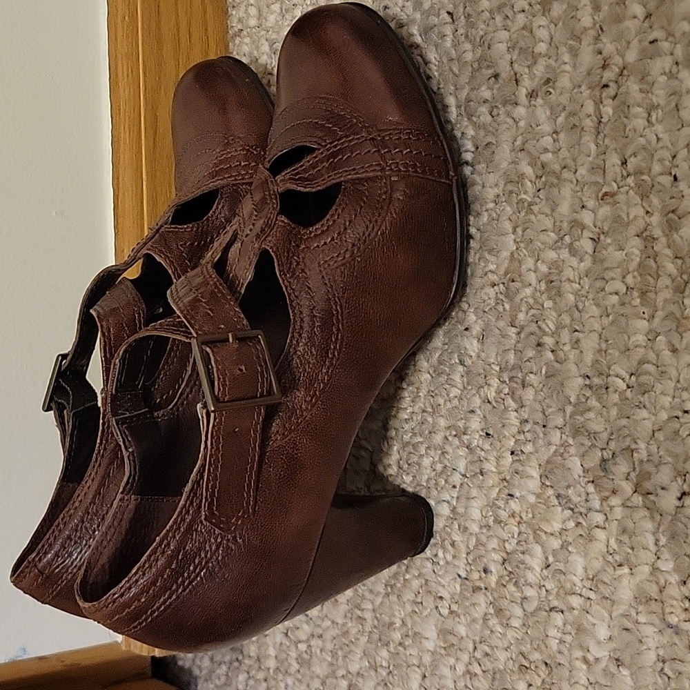 Indigo by Clarks brown heels